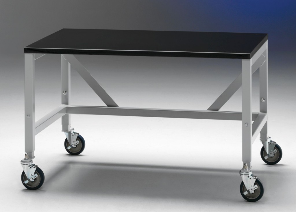 3819100 - 4' Mobile Equipment Table 3819100 - 4' Mobile Equipment Table
